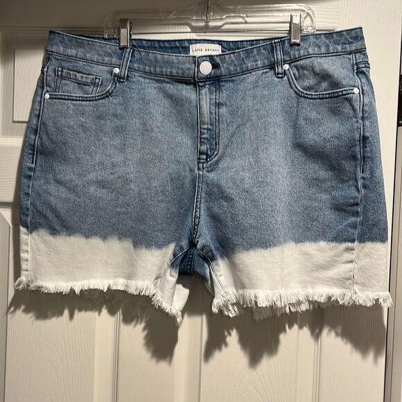 Lane Bryant Pants - Lane Bryant size 20 Girlfriend shorts.